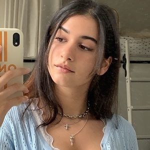 Meet your Posher, Olivia